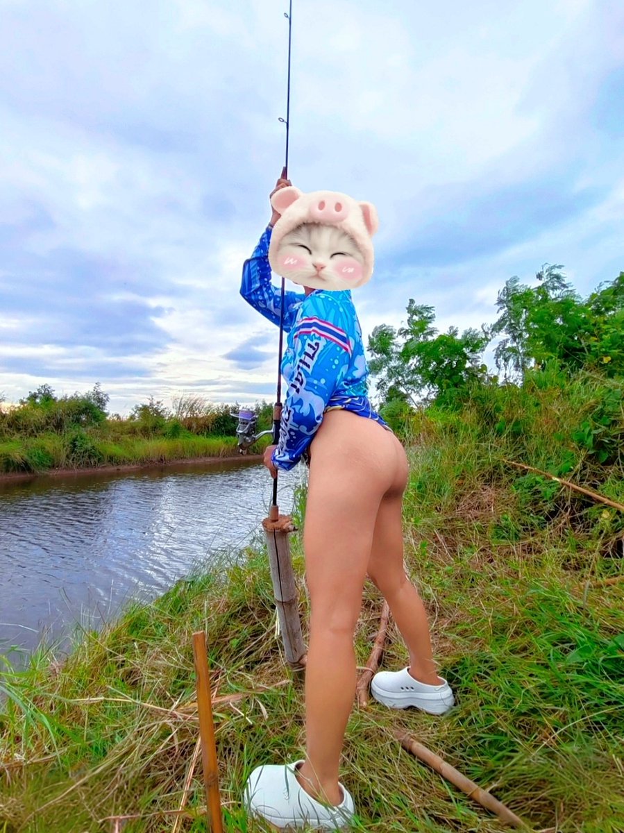 เบื่อแล้วตกเบ็ด...
อยากโดน..."เย็ด"...มากกว่า.!!🤭🎣 #ตกปลา #ชอบตกปลา #เอาท์ดอร์ #outdoor #ชายเดี่ยว #ชายเดี่ยวช่วยคู่ #คู่แท้สวิงกิ้ง #คู่แท้แลกไม่แลก #นัดเย็ด #โชว์เมีย