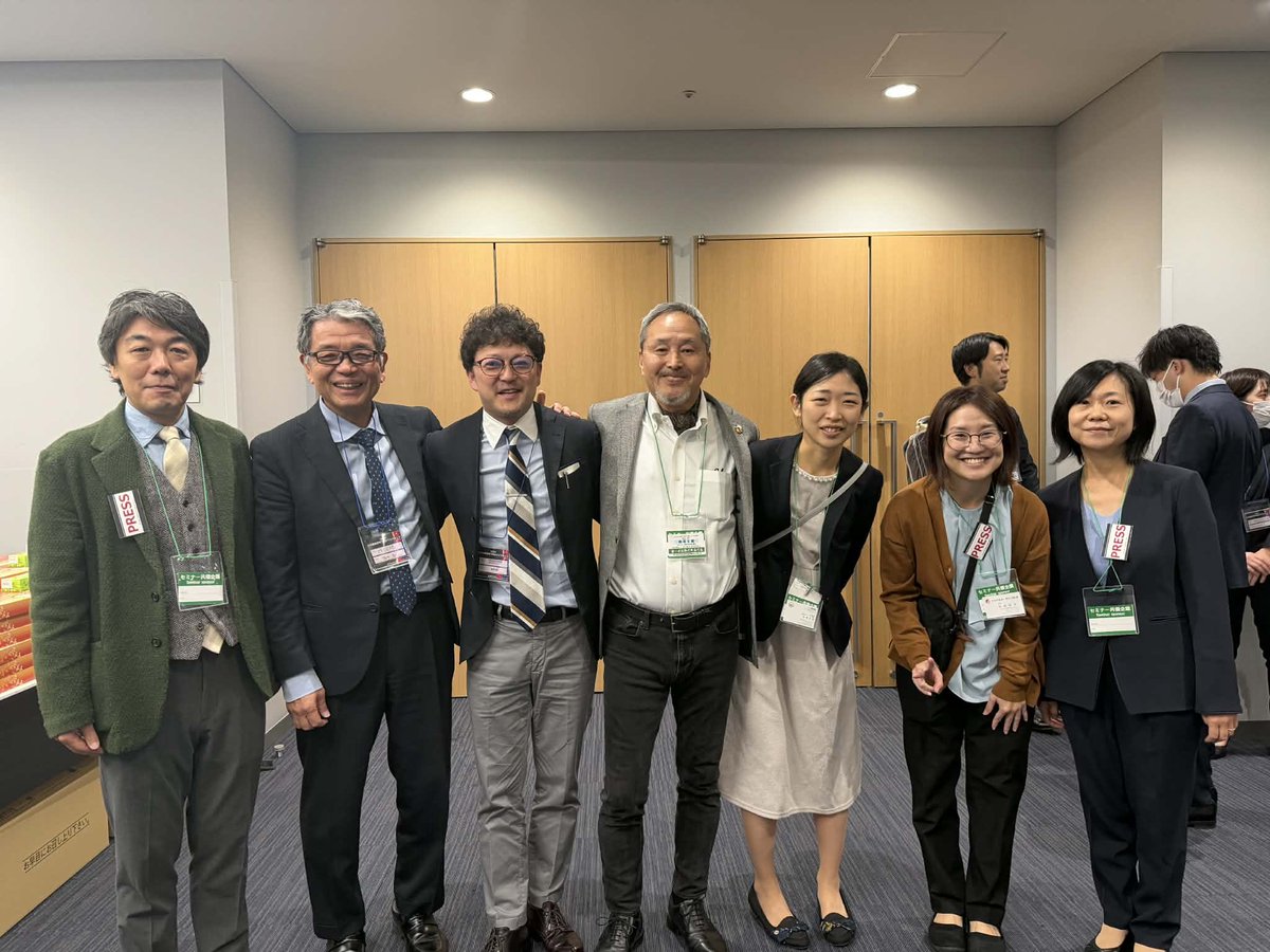 Human_Press's tweet photo. 11月22・23日に大阪で開催されました「第13回日本運動器理学療法学会学術大会」に、ヒューマン・プレスも参加させていただきました。
会場書店にはヒューマン・プレスの書籍も並べていただき、多くの先生方にお手に取っていただきましたこと、心より御礼申し上げます。 https://t.co/UrjRc3tqwl
