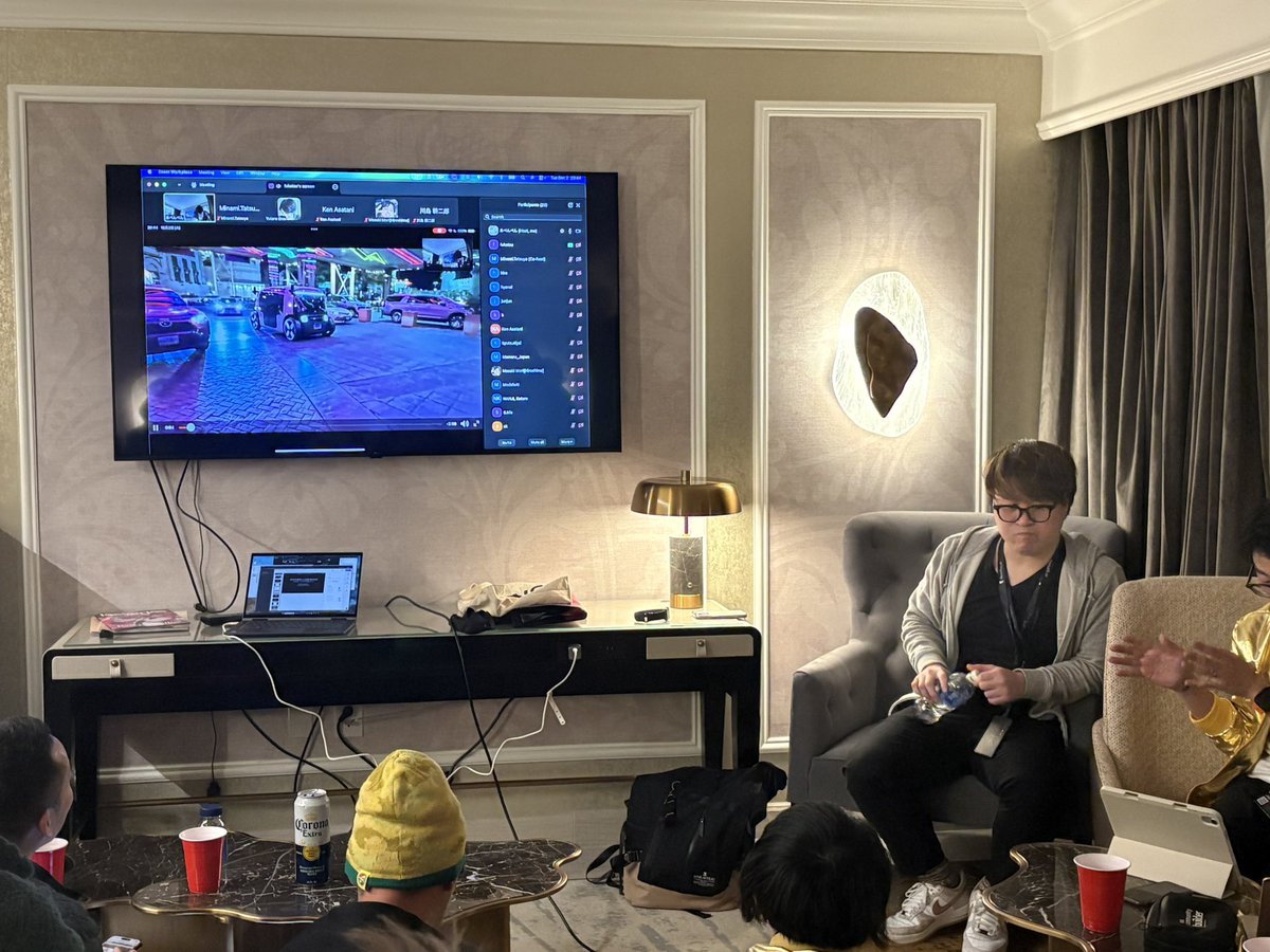 tetutetu214's tweet image. Zooxは今だけ無料🆓
滑らかな走りだしとのこと🚗

#finjaws