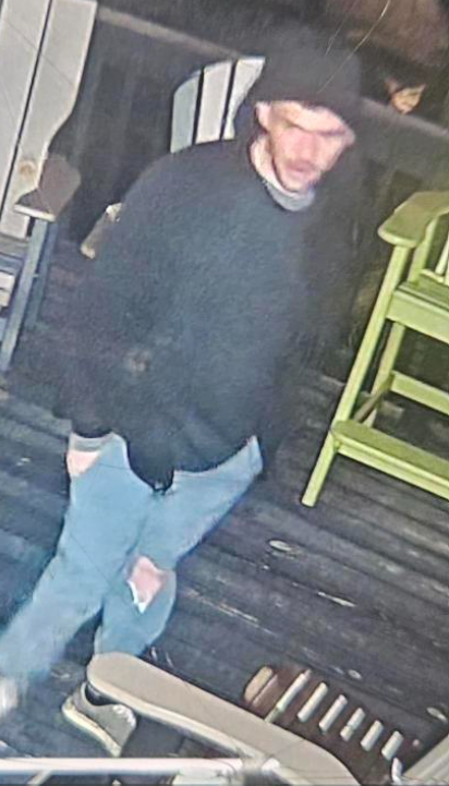 MtJulietPolice's tweet image. MJAlert: Officers are assisting WCSO and searching for a wanted man with a history of violent crimes who fled from an incident in the Wilson County limits. He was last seen inside the Mt. Juliet city limits on Lebanon Road near Golden Bear Gateway.

The suspect is Daniel Duke, a…