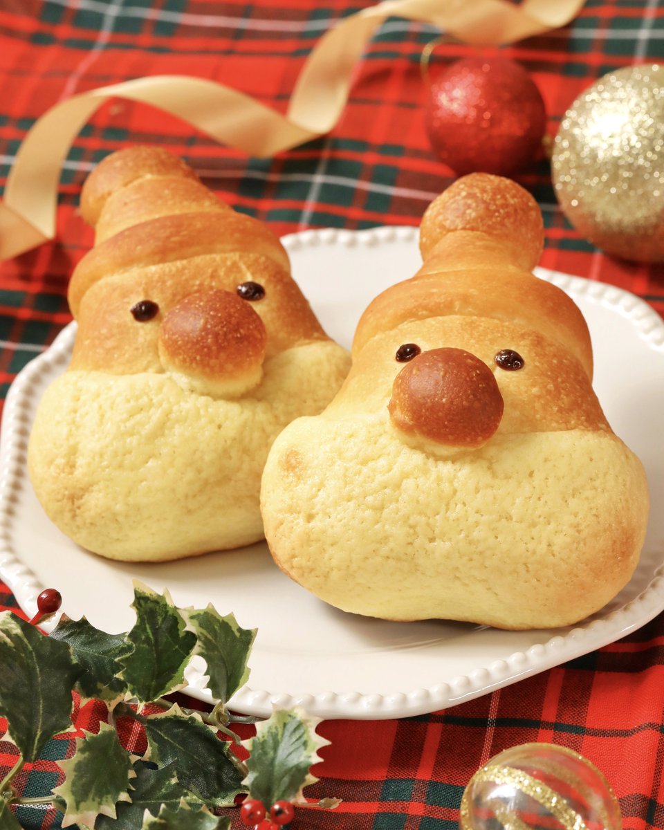 クリスマスといえば…🎅！ 食卓を明るく彩る、 愛くるしい「#サンタパン