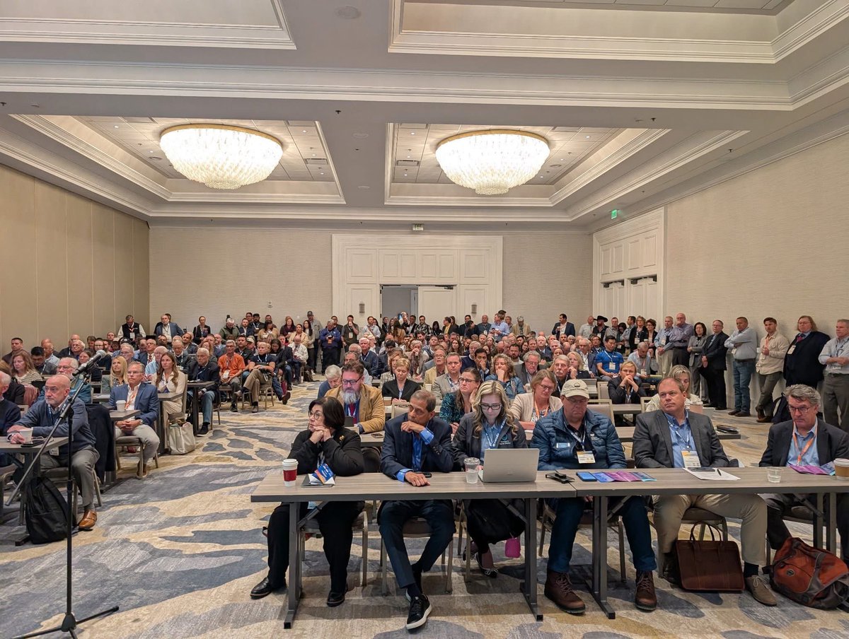 Westlands_Water's tweet photo. Day one of the #ACWAConf is underway in San Diego. Westlands is here connecting with leaders across California’s water community and exploring ideas that support reliable water for agriculture and the communities we serve.
📸 Photos by Westlands Water District
📸 Auditorium photo courtesy of ACWA
@LatinosforWater @ACWAWater