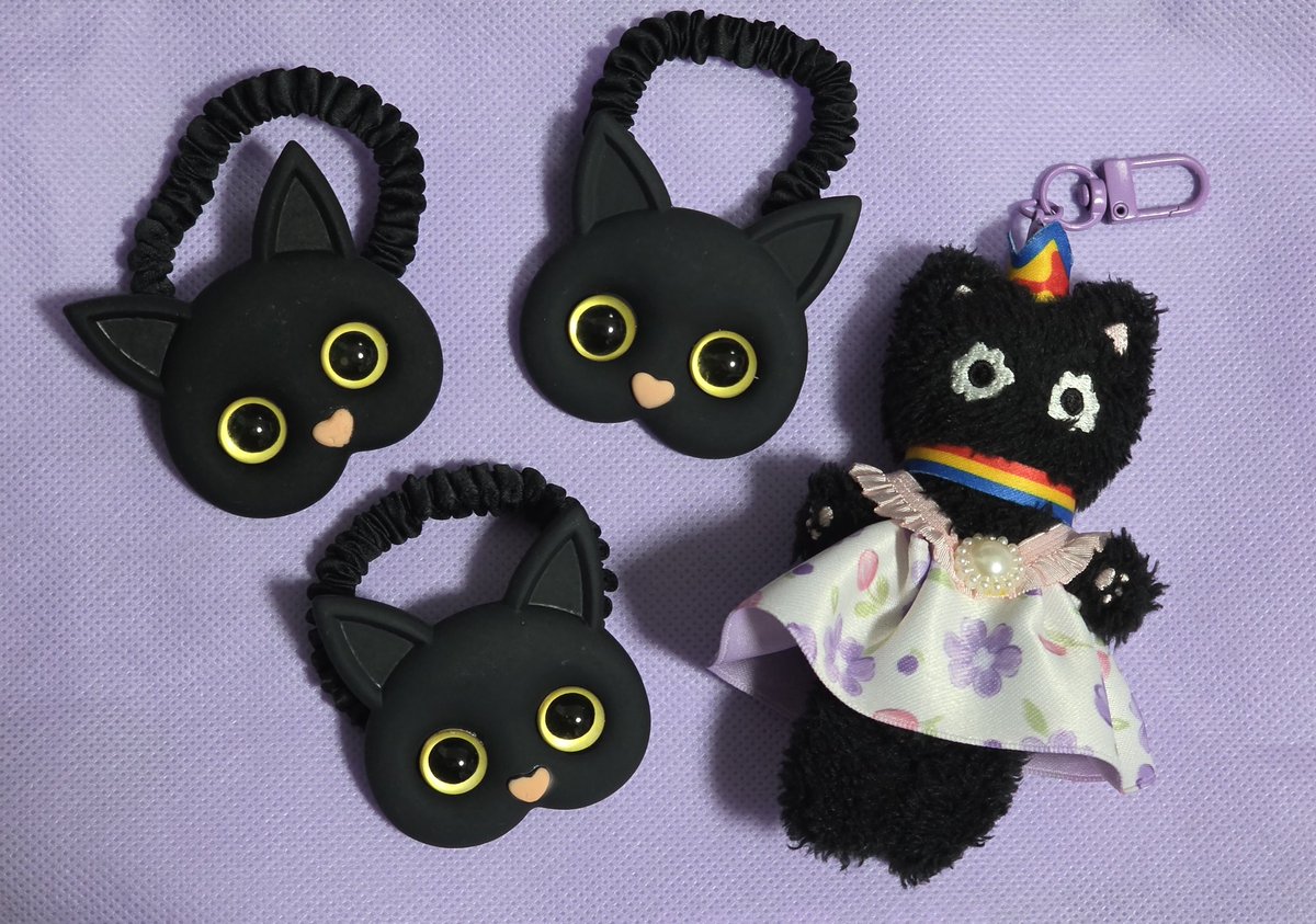 allof1981's tweet image. ใครสตรีม 1/12 เรามีของขอบคุณเล็กๆ น้อยๆ สำหรับคนสตรีม 
💜 ชุดให้ยัยเล่จิ๋ว/เหมียวเตนล์ 10 cm+ผ้าพันคอม่วง (เลือกลายผ้าด้านล่าง) โควต้า 5 ชุด
💜 ที่ห้อยโทรศัพท์  3 ชิ้น 
💜 ยางรัดผมแมวดำ 3 ใบ
#เลิฟลี่สตรีมเตนล์ได้ #StreamForTEN 
ทัก DM แปะหลักฐานสตรีม มาได้เลย (ส่งให้ฟรี)