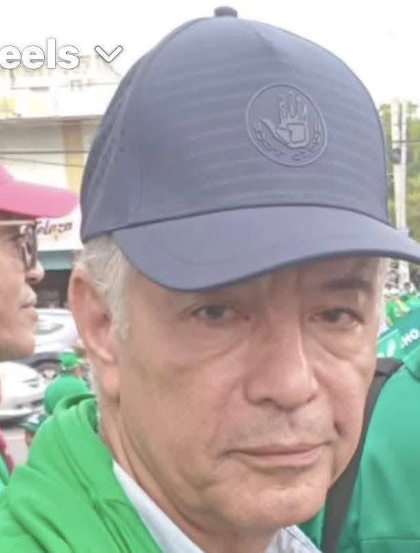 Ángel Lockward devolvió $220 millones de dinero de la corrupción.

Ayer andaba en la marcha de la FUPÚ en contra de la impunidad y la corrupción.  La hipocresía mano.