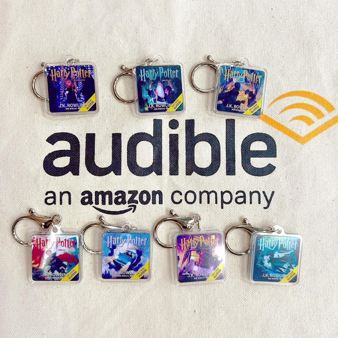 audibleJP's tweet photo. 東京コミコンまであと2日✨
￣￣V￣￣￣￣￣￣￣￣￣￣
Audibleブースでは、画像1枚目の
オリジナルグッズをプレゼント🎁

【さらに】
条件をクリアすると画像2枚目の
ハリー・ポッターアクリルチャームが
どれかひとつもらえる抽選に参加できる！

気になるグッズはありましたか？👀 https://t.co/ipE5Gc6fVV