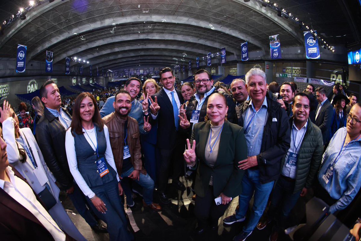 .#Veracruz presente en la #AsambleaNacionalPAN Felicito a mis compañer@s nombrados recientemente como Consejeros Nacionales 💙<a href="/AccionNacional/">Acción Nacional</a> <a href="/JorgeRoHe/">Jorge Romero Herrera</a>