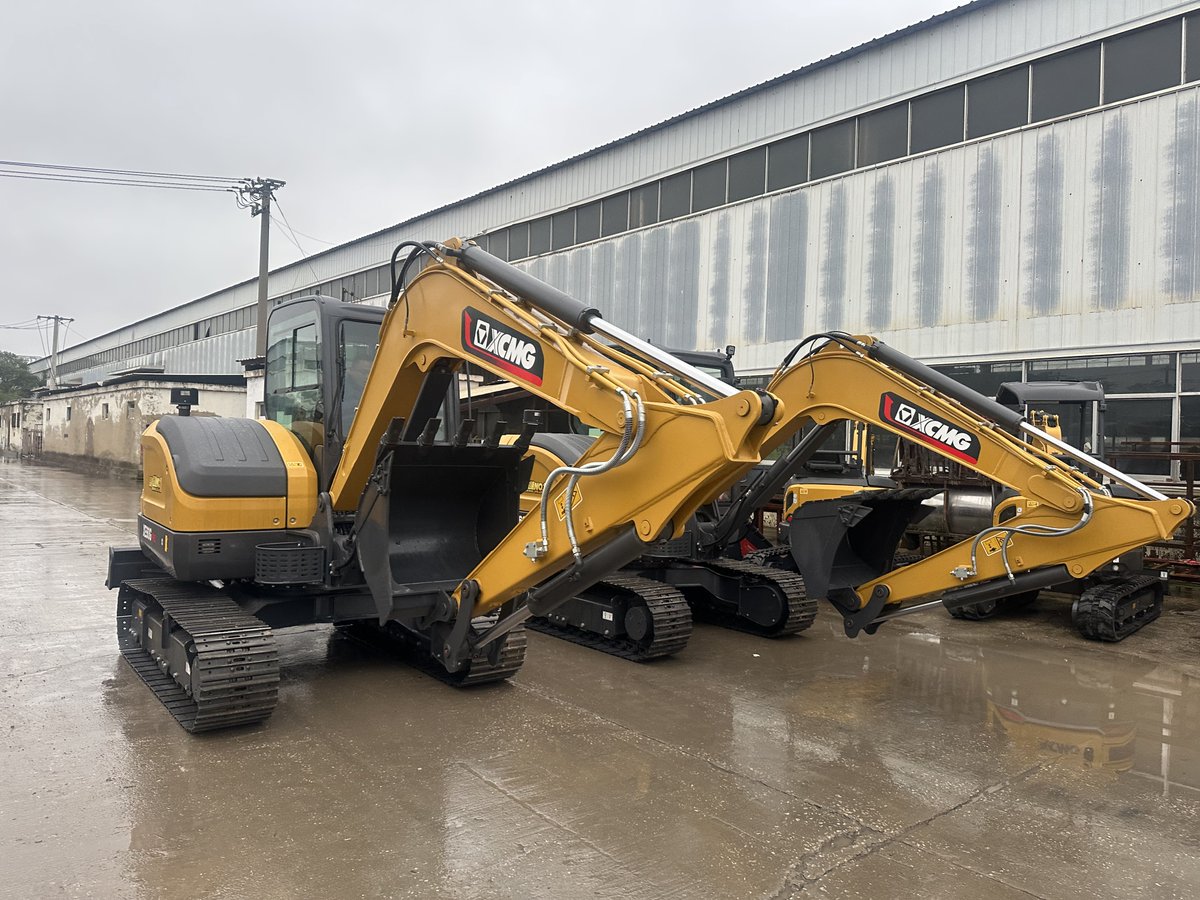 SHale24417's tweet photo. XCMG Brand 6 Ton Crawler excavator XE60G Pro
With Kubota engine, National IV emission standard. 
Contact me to get special offer! https://t.co/9ZEPKYdlws