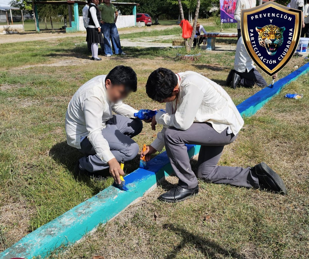 CEPREDECAM's tweet photo. En Imi III realizamos la Recuperación de Espacios Públicos Deteriorados con limpieza, pintura y colocación de luminarias en el parque y la Telesecundaria No. 122.

Acciones que fortalecen seguridad, participación y convivencia. 

#SPSC #Prevención  #ParticipaciónCiudadana https://t.co/R7GGIxzUIJ