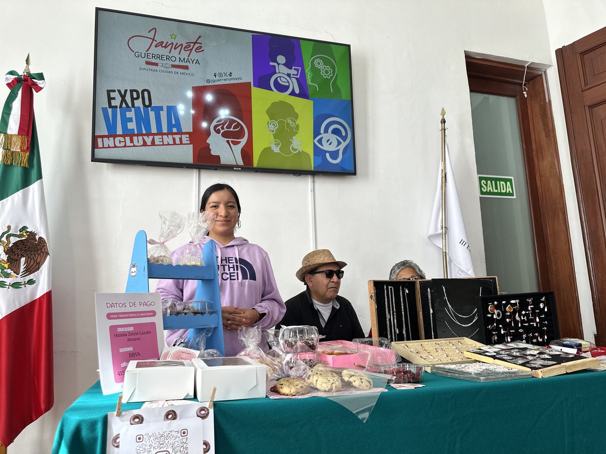 jguerreromaya's tweet image. 👩‍🦯‍➡️¡Volvimos a abrir las puertas del #CongresoCDMX a #PcD con la “Expo Venta Incluyente”!♿️

Cada producto y cada mano creadora nos recuerda que la inclusión no es un discurso, es un camino que construimos juntas y juntos, todos los días. 🧑‍🦼👂❤️
