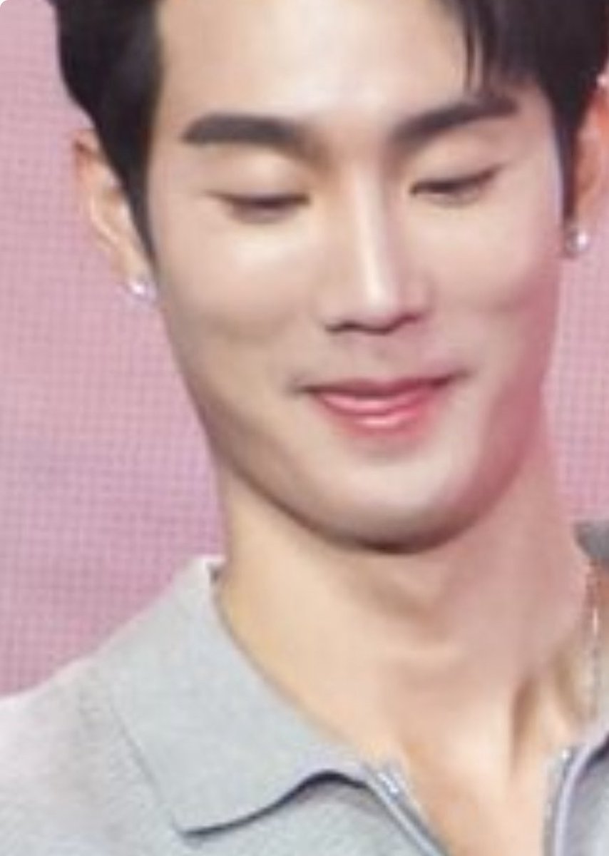 That little tongue proves that he was shy... 🤭🤭🤭🤏🤏🤏

#ฟอสบุ๊ค  #ForceBook