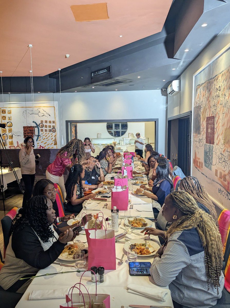 SatSisterCircle's tweet image. Thank you to everyone who joined the @SatoshiSisterCircle end‑of‑year dinner last night in #Mauritius! 

Your presence, voices, and energy made the night powerful. 

Here’s to #Bitcoin women rising together, building together, and shining even brighter in the year ahead!!✨🧡