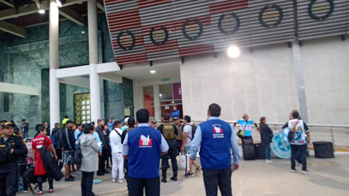 Defensoria_Peru's tweet image. #Lima ⚽️ Supervisamos el desarrollo del partido de fútbol por la Liga 1, entre Sporting Cristal y Alianza Lima, que se realizará  en el Estadio Nacional, con el finalidad de garantizar las medidas implementadas para la seguridad de los asistentes, antes, durante y después del…