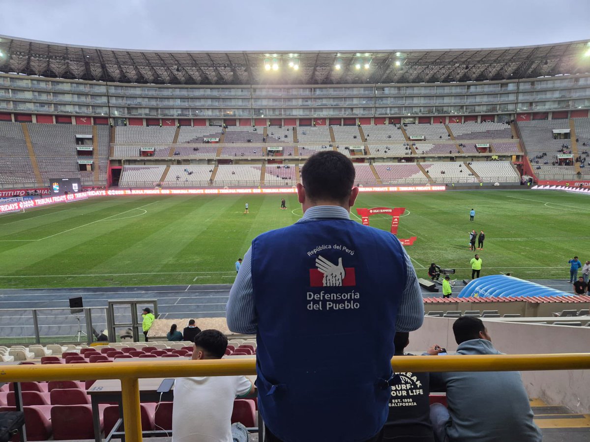Defensoria_Peru's tweet image. #Lima ⚽️ Supervisamos el desarrollo del partido de fútbol por la Liga 1, entre Sporting Cristal y Alianza Lima, que se realizará  en el Estadio Nacional, con el finalidad de garantizar las medidas implementadas para la seguridad de los asistentes, antes, durante y después del…