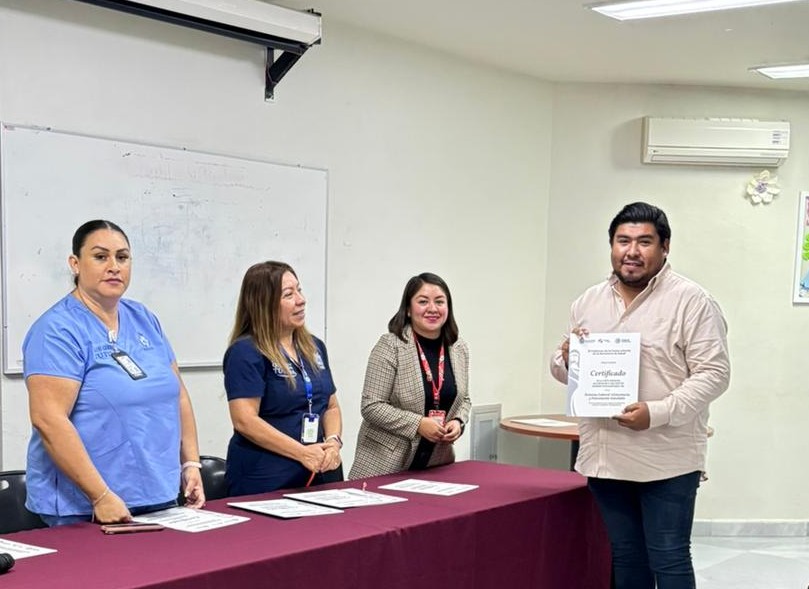 jurisdiccionS8's tweet image. 🏅✨ ¡8 centros de trabajo ya son Entornos Laboralmente Saludables!
Más bienestar 💚 Más prevención 🙌En San Francisco del Rincón  👥🌱
Impulsando lugares más seguro y saludable.
#TrabajoSaludable #JS8 #EntornosSaludables #SaludGto #BienestarLaboral #SaludDeLaGente