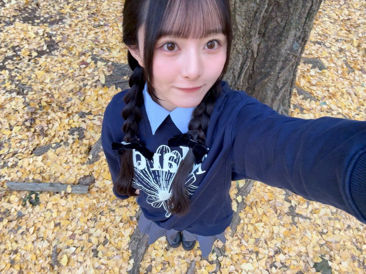 紗希ちゃんとピクニック行きたいな〜🍁♡ 頭の上にみかん乗せてるの