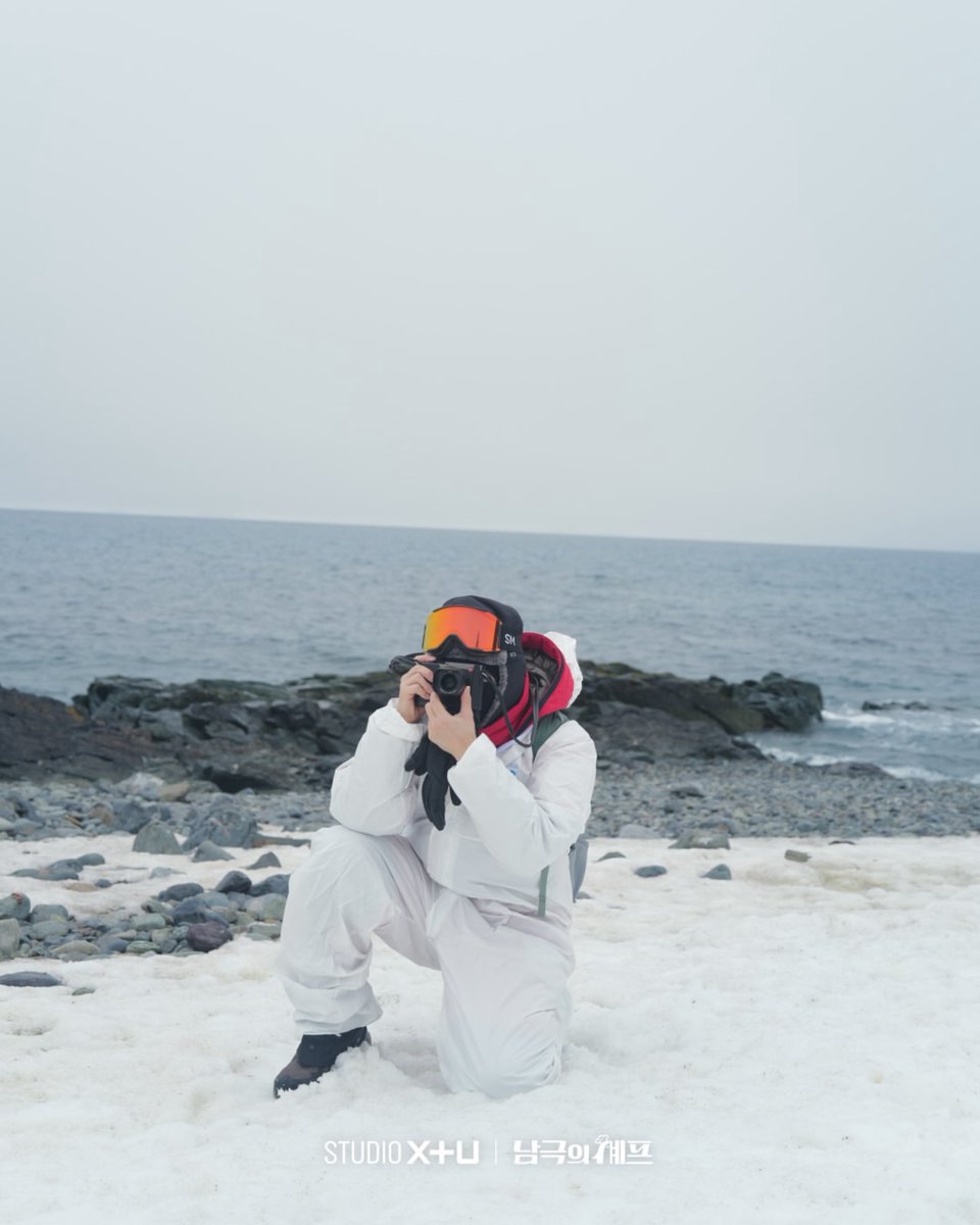 knockknock0408's tweet image. SUHO - studio.xplusu ins