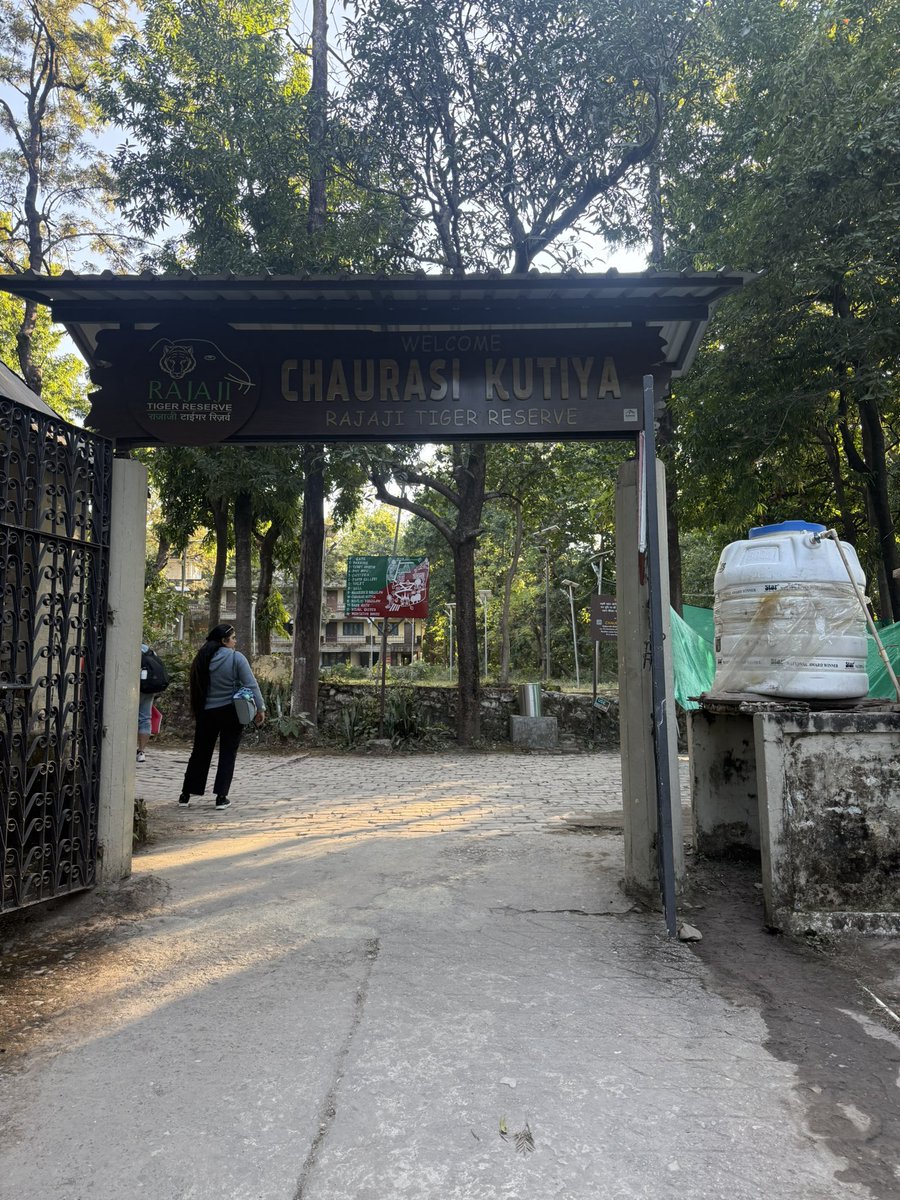 OverthinkKaAdda's tweet image. On Earth there is no Heaven, But their are pieces of it. 

#TravelIndia #incredibleIn