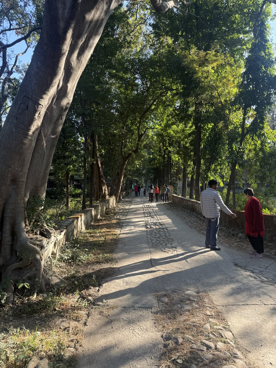 OverthinkKaAdda's tweet image. On Earth there is no Heaven, But their are pieces of it. 

#TravelIndia #incredibleIn