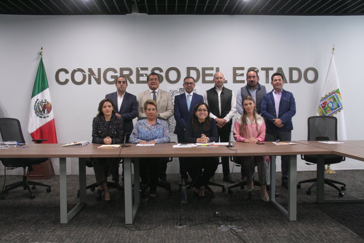 larevista_unica's tweet photo. @CongresoPue @PueblaAyto @MauCespedesP @juliomiguelhg @LupitaVargasMx @MariaDeLaBarrda @rafamicalco @Titomino @CongresoPue @PueblaAyto @MauCespedesP @juliomiguelhg @LupitaVargasMx @MariaDeLaBarrda @rafamicalco
#fotogalería #galeríaúnica #Puebla #Concesión #Paraderos
#fotos: Miguel Ángel Huerta @Titomino #único 📸 https://t.co/K2VU2DHKe0