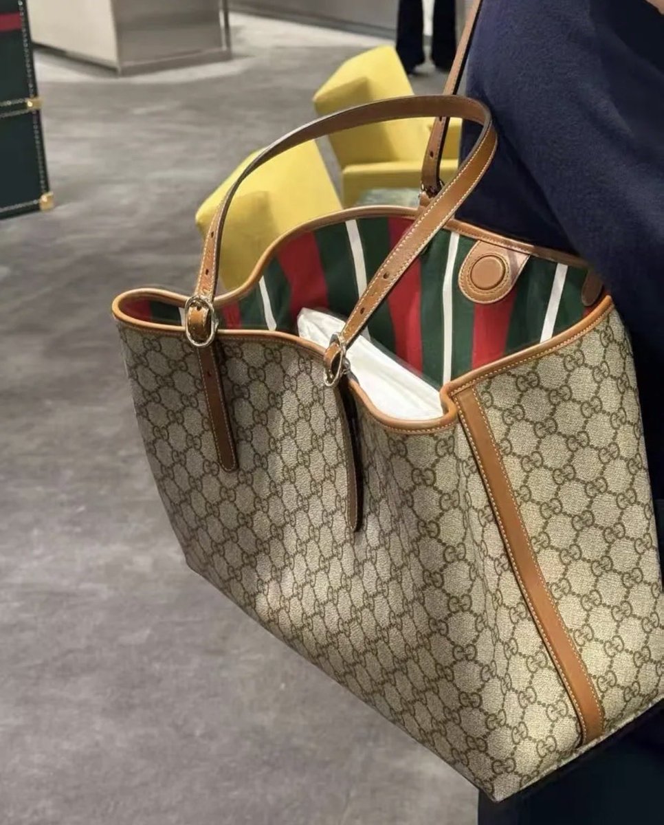 copycatcloset's tweet image. Gg tote Gucci #dhgate 

Take a look at this fabulous product of Dhgate. Use code:  SHARECODE get extra $3 off for new users! sale.dhgate.com/A7a1Kh31