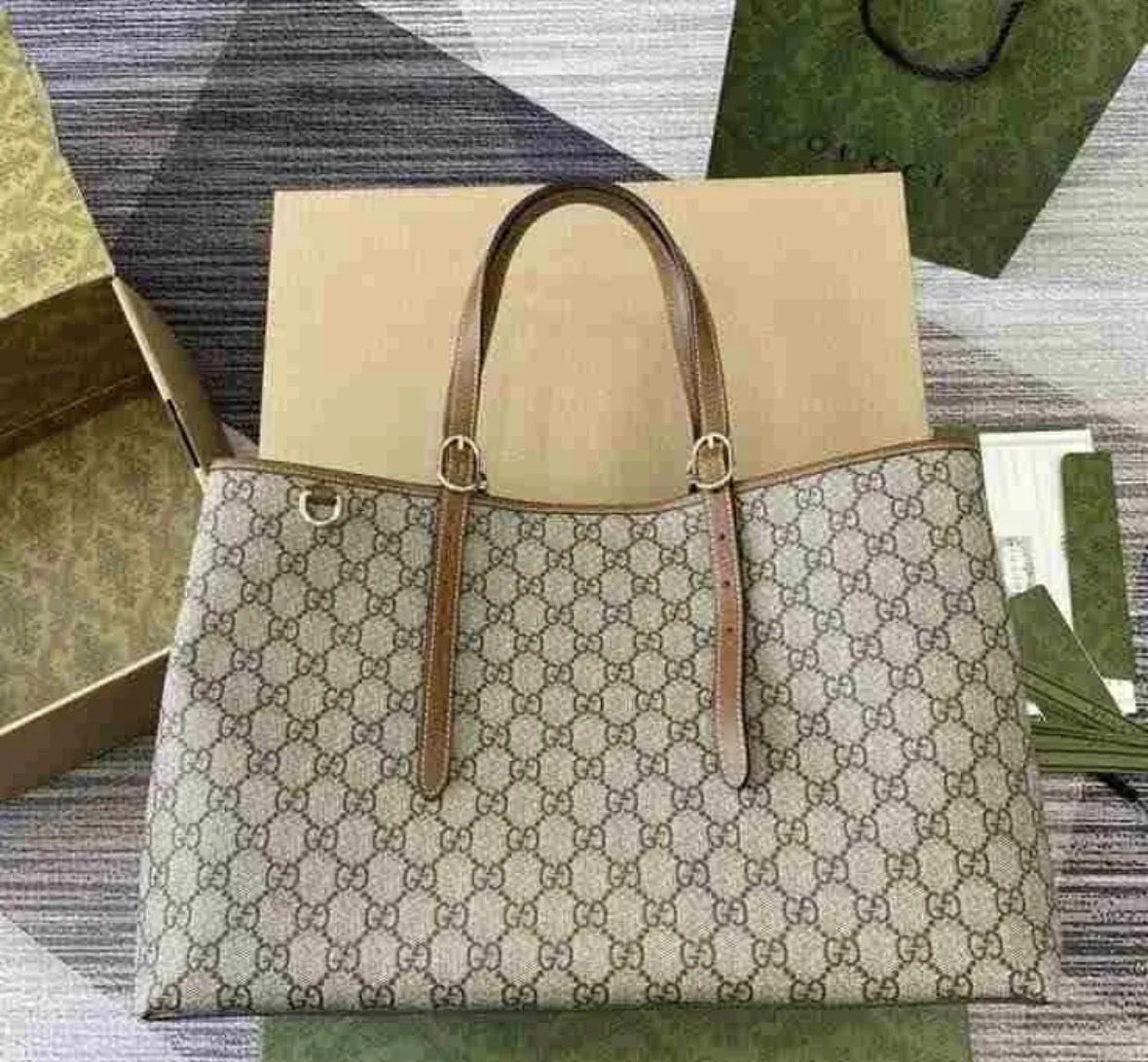 copycatcloset's tweet image. Gg tote Gucci #dhgate 

Take a look at this fabulous product of Dhgate. Use code:  SHARECODE get extra $3 off for new users! sale.dhgate.com/A7a1Kh31