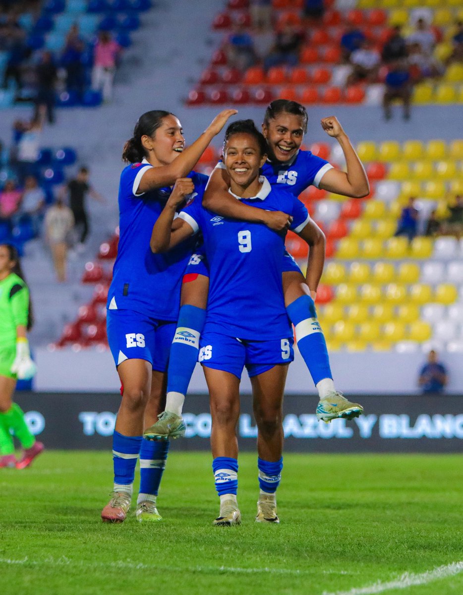 LaSelecta_SLV's tweet photo. 📸 | Así fue el festejo de Joselyn López en el segundo gol de #LaSelectaFemenina
🇸🇻 2-0 🇭🇳
#ElSalvador #CWQ https://t.co/2hHSePn39G