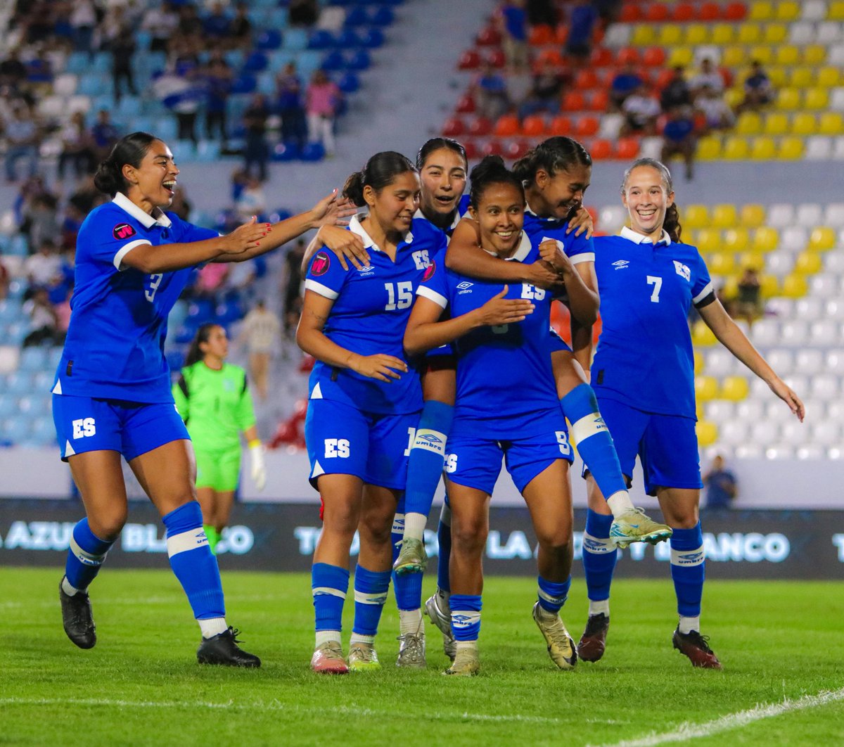 LaSelecta_SLV's tweet photo. 📸 | Así fue el festejo de Joselyn López en el segundo gol de #LaSelectaFemenina
🇸🇻 2-0 🇭🇳
#ElSalvador #CWQ https://t.co/2hHSePn39G