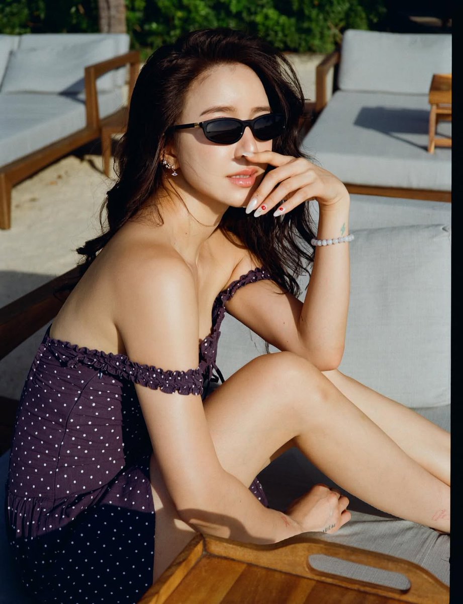 Junenannirin_TH's tweet image. [ 251203 ] 🐈‍⬛🍒
IG Post : june_nannirin 

#filmcamera

🔗 instagram.com/p/DRyO5wqiTwq/…

#Junenannirin #จูนณัณณิริณ @JUNE_NANNIRIN