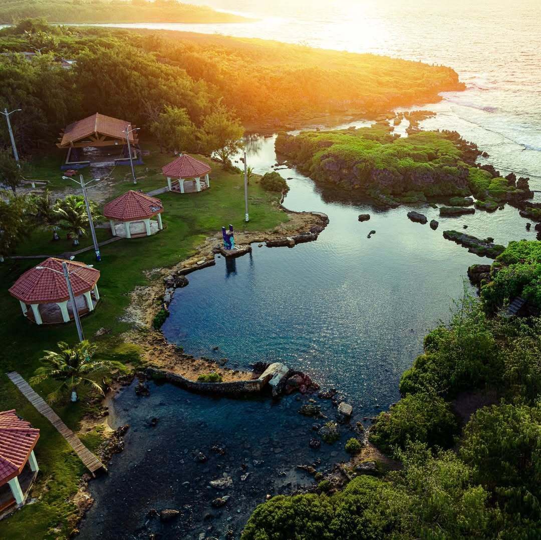 TheGuamGuide's tweet image. A gorgeous, top down view of Inalahan Pools! When was the last time you went?  

📸: @photosbyseansd - check out the link in his bio for some super clean prints! 

#guam #inalahan #guamviews #umatac #pov #topview #guamguide