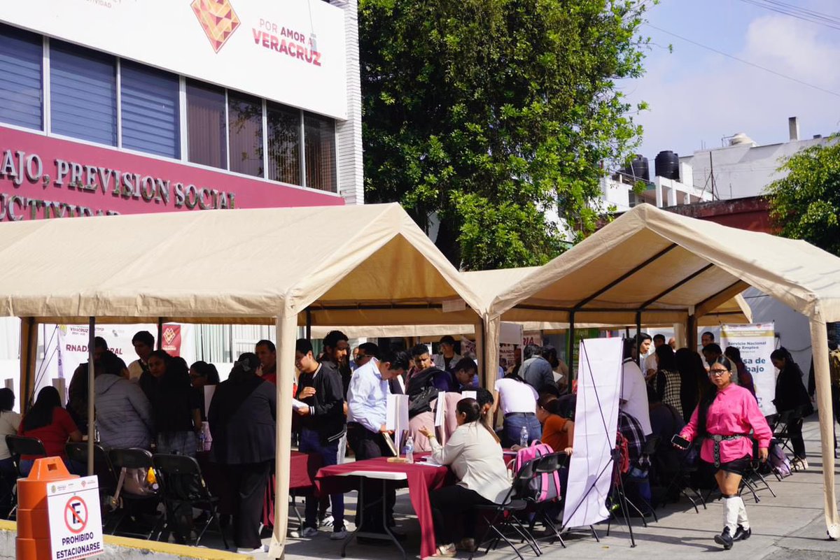 MasNoticiasRTV's tweet image. Concluye #STPSP ciclo anual de jornadas laborales con más de mil vacantes ofertadas

✍️ Más información👇 
masnoticias.mx/concluye-stpsp…