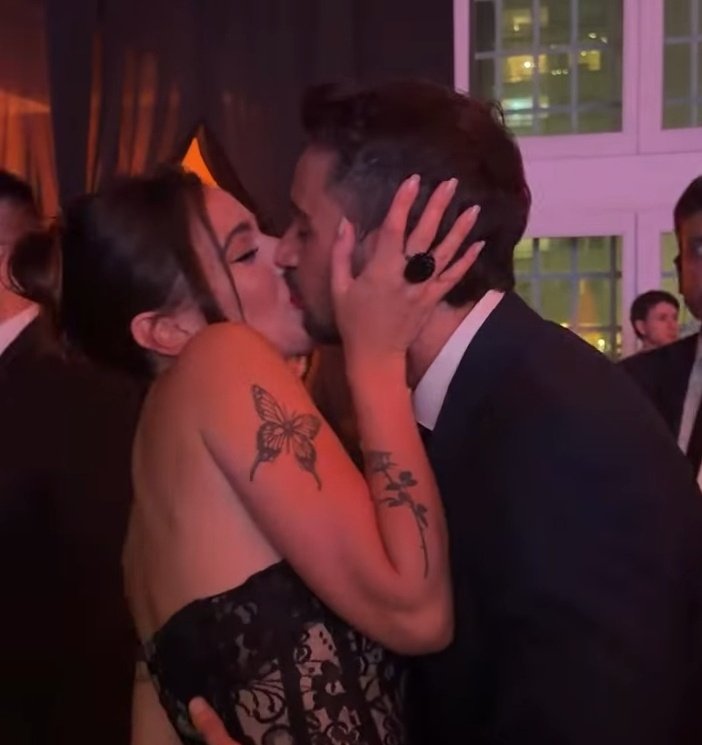 marue9090's tweet image. Hoy ganamos las fieles, las que bancamos en todas siempre pase lo que pase, siempre firmes. Hoy ganó el amor, la felicidad y la buena energía, soporten porque NO PASARÁN!! ✨🤏🏻❤️

#margeliters
#occhiamin
#ferbomi