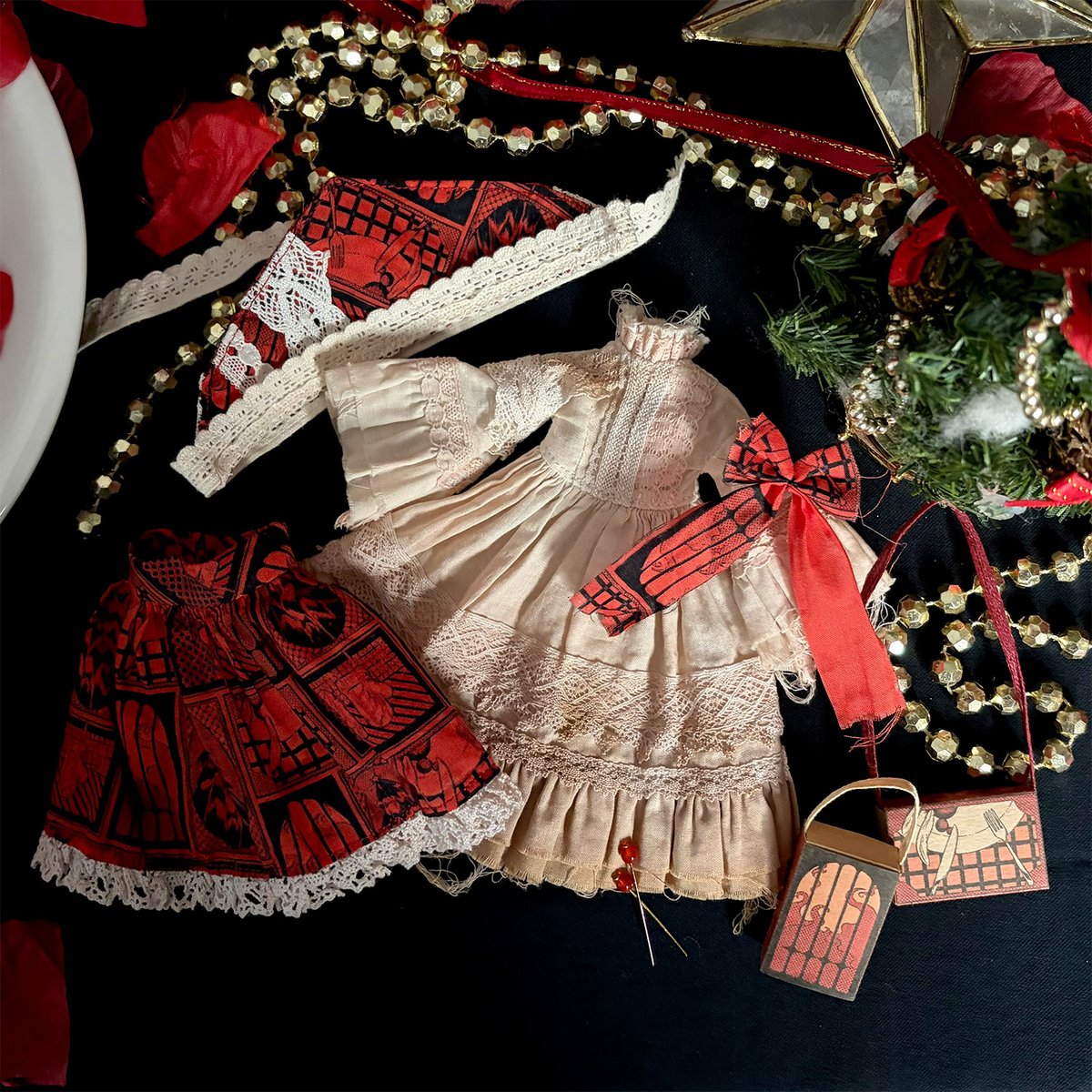 お洋服は
・焦げワンピース
・オーバースカート
・バブーシュカ
・リボン
・マッチ箱バッグ
・マッチ
のセットです。
それぞれ表裏でデザインが異なるため、お好みの組み合わせでご着用ください。
#ハルモニアブルーム
#Harmoniabloom