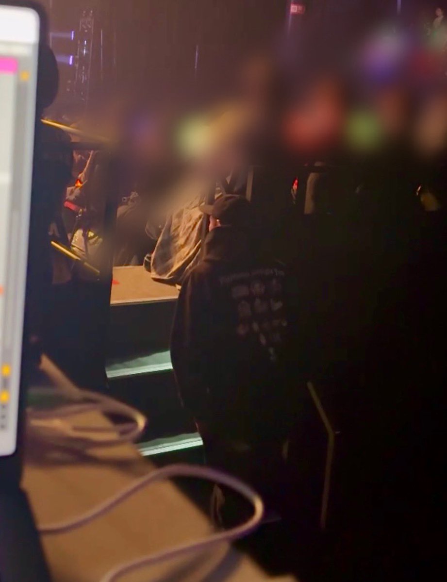 1026
ヒプステ《Buster Bros!!! ＆ Bad Ass Temple feat. 糸の会 ＆ WESTEND-MAFIA》
@ Kanadevia Hall

全公演+感謝祭　終了
感謝祭では登壇させて頂きまして、ありがとうございました。

登壇のタイミングを伺う様子

#ヒプステ　#マニピ　#マニピュレーター