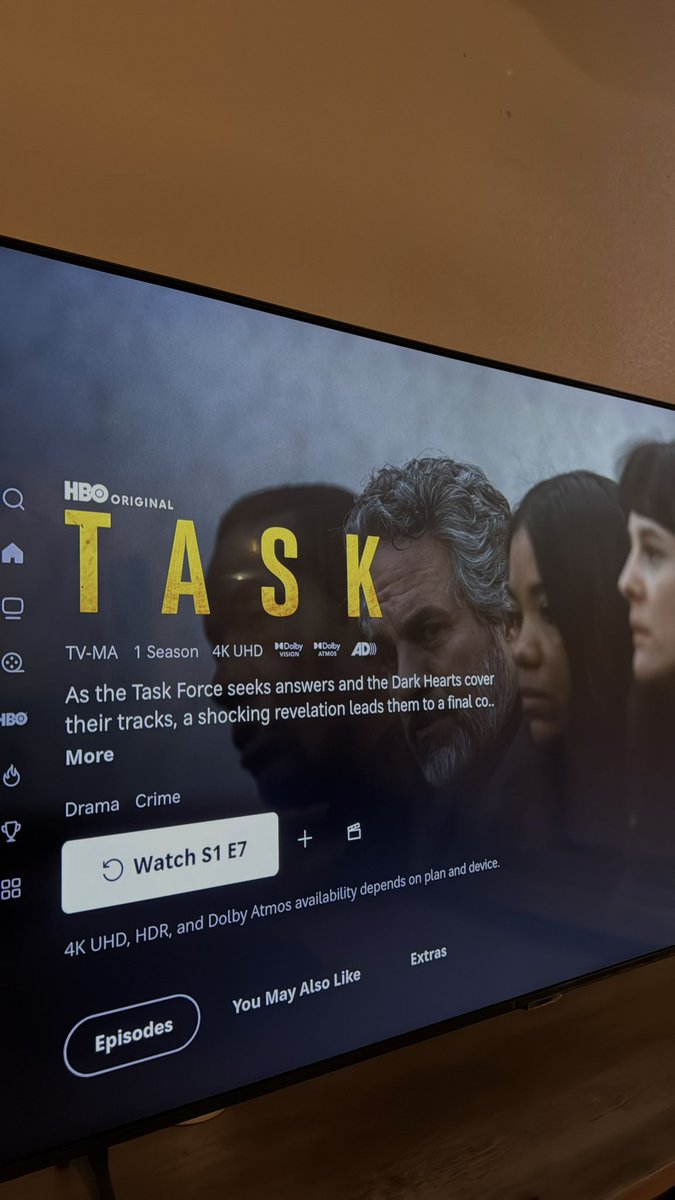 Hola por aquí después de mucho tiempo, solo paso a decirles que se vean esta miniserie con Mark Ruffalo 

Beso ♥️