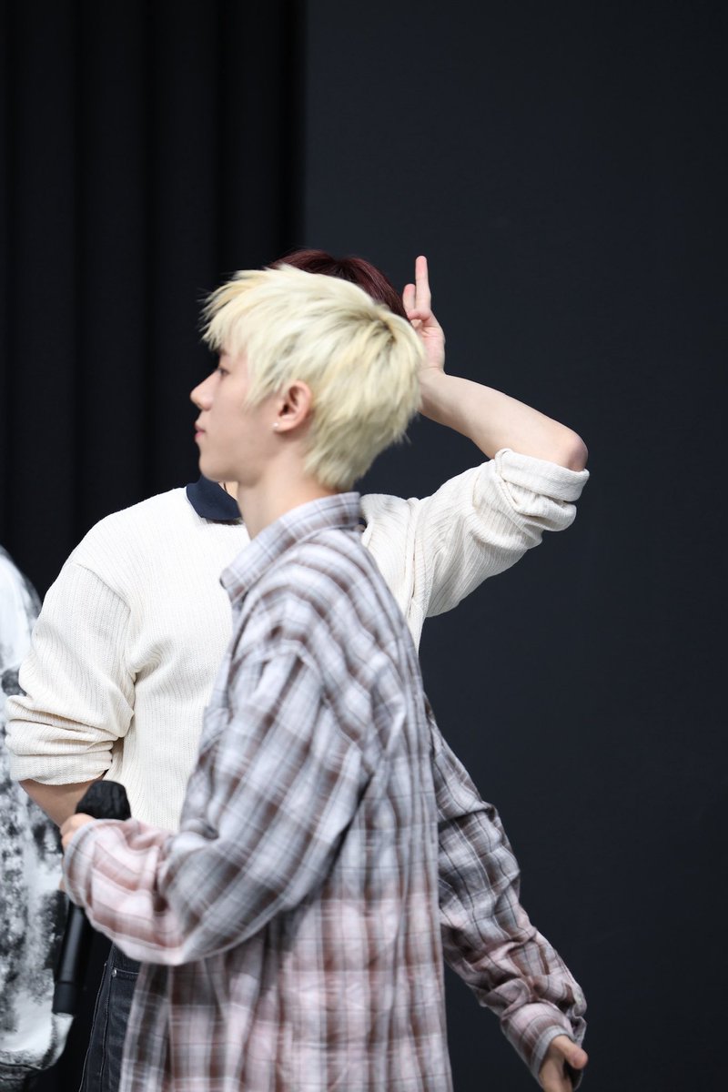 이게 바로 리얼 ”방해하지 마!“

#NTX #엔티엑스 
#HYEONGJIN #형진
#SEUNGWON #승원