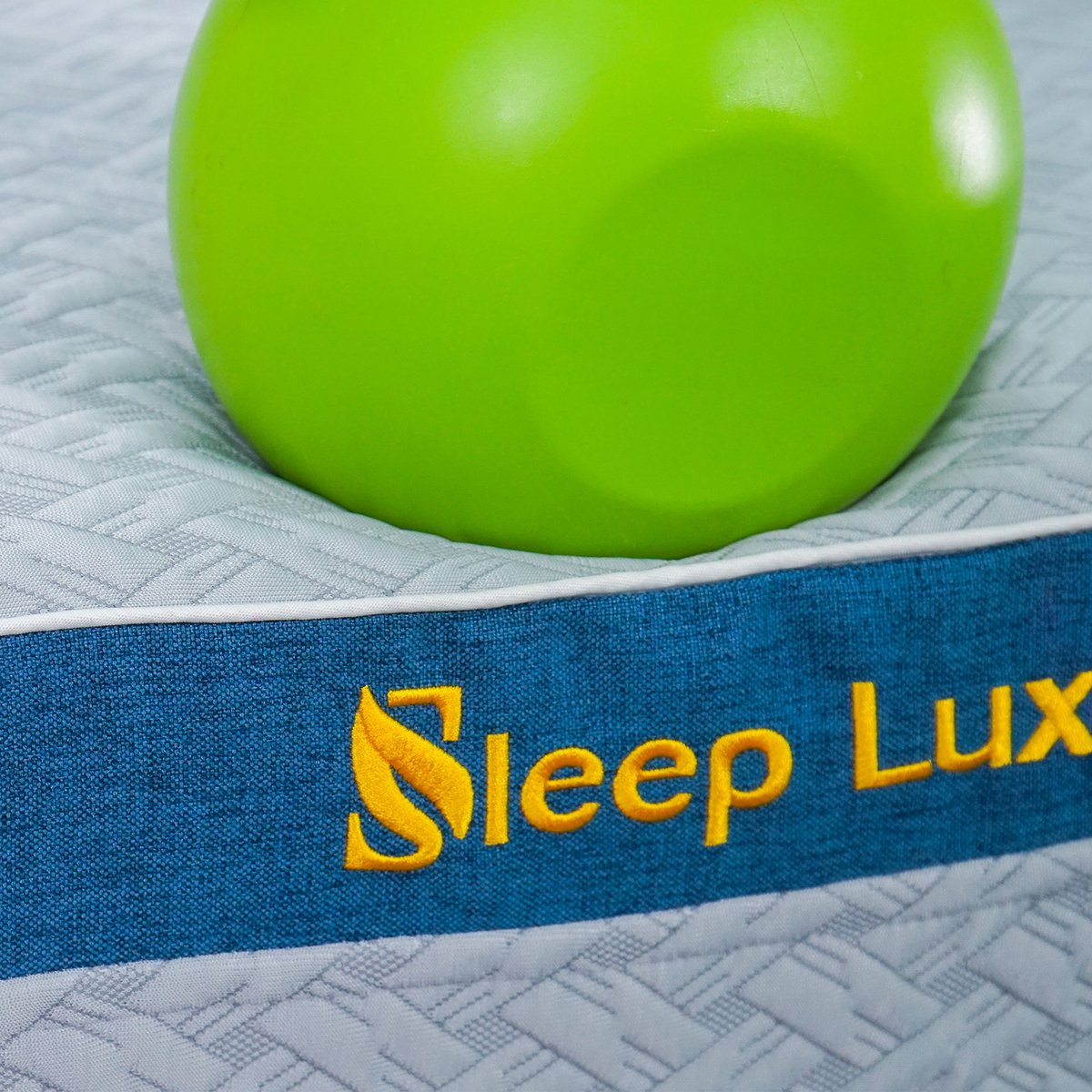 thegioinem's tweet photo. Sleep Lux TATANA là dòng nệm foam đa tầng kết hợp cao su, được thiết kế để:
🔹 Ôm sát đường cong cơ thể, phân tán áp lực đều ở lưng – vai – hông
🔹 Êm nhưng không lún, giúp cột sống ổn định, hạn chế xoay trở ban đêm
https://t.co/tJNPpWNKgi https://t.co/nDDuNGRfqD