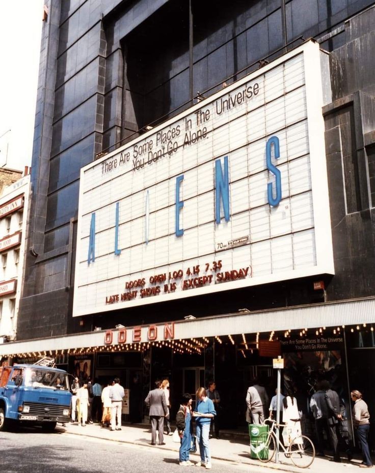 RetroMoviesDB's tweet image. Aliens (1986) 

Leicester Square London August 1986.
