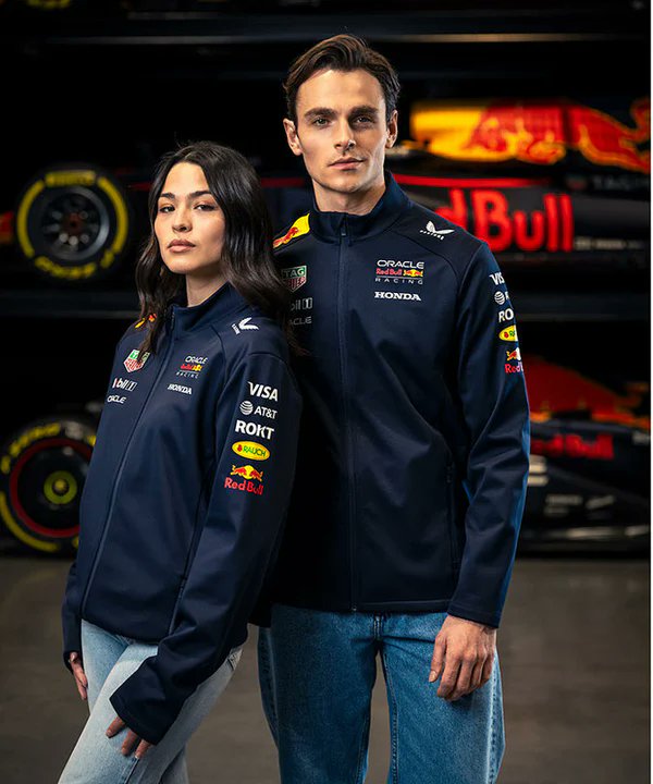 保温性もありこの時期に活躍😉✨ #レッドブル レーシング チーム