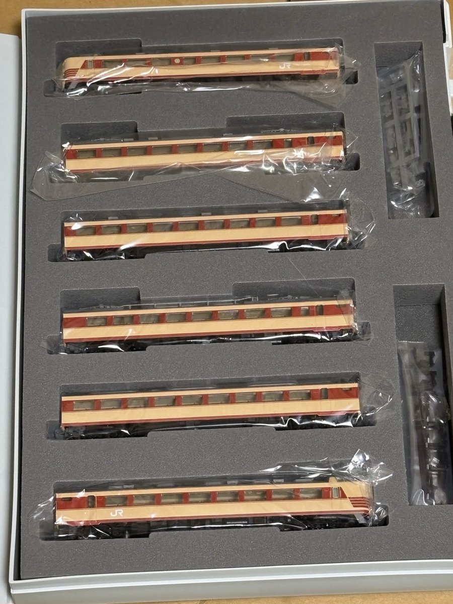 こんにちは。 TOMIX<92844>JR183・485系特急電車(北近畿)セット。 初代