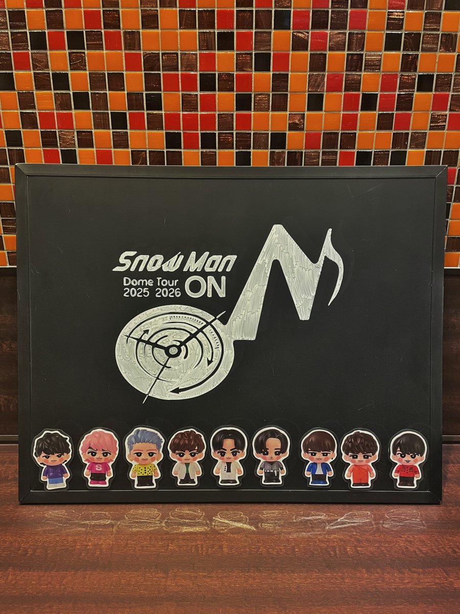12月5日・6日・7日

＃福岡 晴時々曇🌤️

　　Snow Man ☃️
Dome Tour 2025-2026 ON

エレベーター前にイラストボード展示しています！
ぜひ、写真を撮りにお越しくださいませ🕺🪩

#SnowManOn #SnowManDomeTour2025 
#企業公式が地元の天気を言い合う