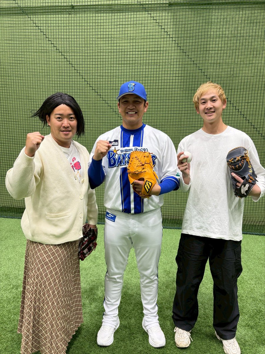 今年の夏の復刻モデル(斎藤佑樹モデル)のミズノプロを持っている