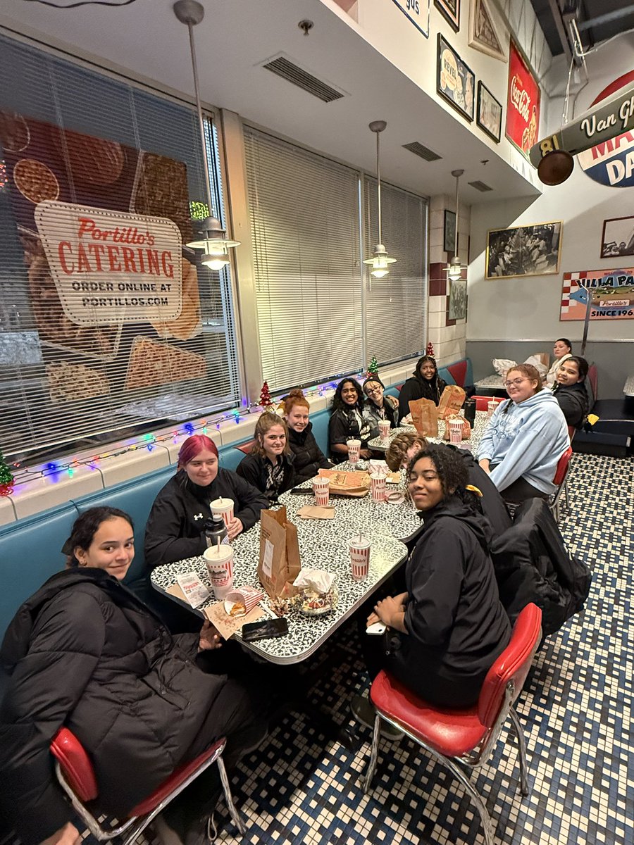 Metea Bowling💛🐴🎳🖤 tweet media