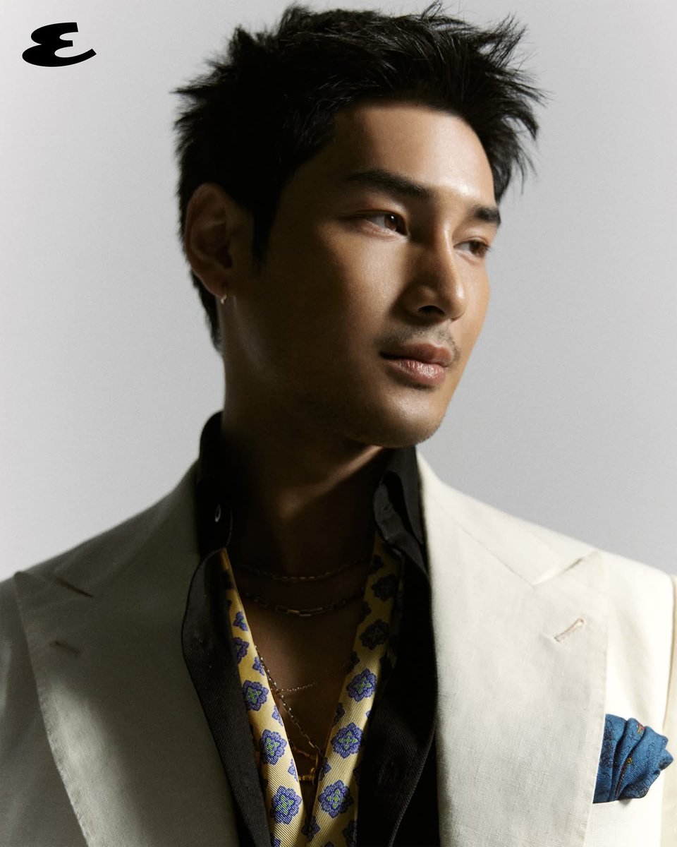 LoveyouApo's tweet image. #EsquireINTERVIEW • บทสัมภาษณ์เต็มๆ ของอาโปในฐานะนักแสดง ที่เอสไควร์ชวนเขาคุยแบบหมดเปลือกไม่มีกั๊ก ถึงเรื่องในใจ roadmap ในการทำงาน ความมุ่งมั่นที่จะไปให้ถึงจุดที่เขาต้องการ
@Nnattawin1
อ่านบทสัมภาษณ์ของเขาได้ใน Link in Bio หน้าโพรไฟล์ของเรา และในนิตยสารเอสไควร์ ประเทศไทย