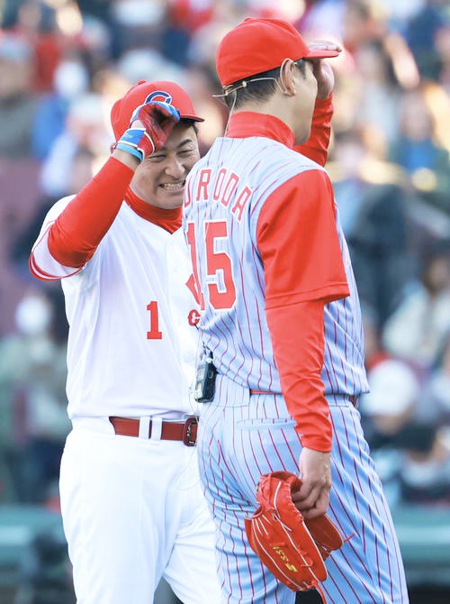 緒方孝市「レジェンドゲーム、黒田と前田の対決は見応えがあった。黒田も１２０キロ投げてたし、それを打ち返した前田の技術も凄い。ヘルメット叩きつけて悔しがってたね。イチローとか松井も凄かったけど、僕の中では前田が一番。練習で積み上げた技術、そこまでやれる体力、精神力もマネできない」