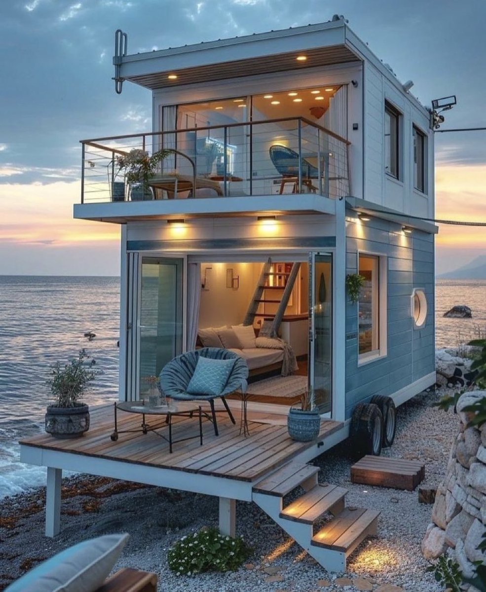 siradisidekor's tweet image. Sabah serinliğinde kahve içmek.