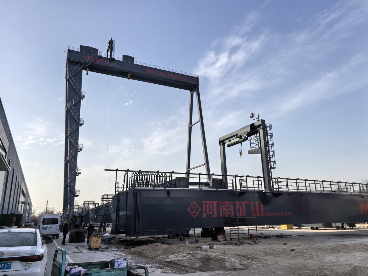 Jinghe_crane's tweet image. Curious about how a &quot;giant&quot; is born? Take a look inside our 2000-ton gantry crane&apos;s ultimate testing site. Validating its precision, power, and reliability under extreme loads. #Engineering #HeavyLifting #Crane #Innovation #MegaProject
Website: xxjhglobal.com