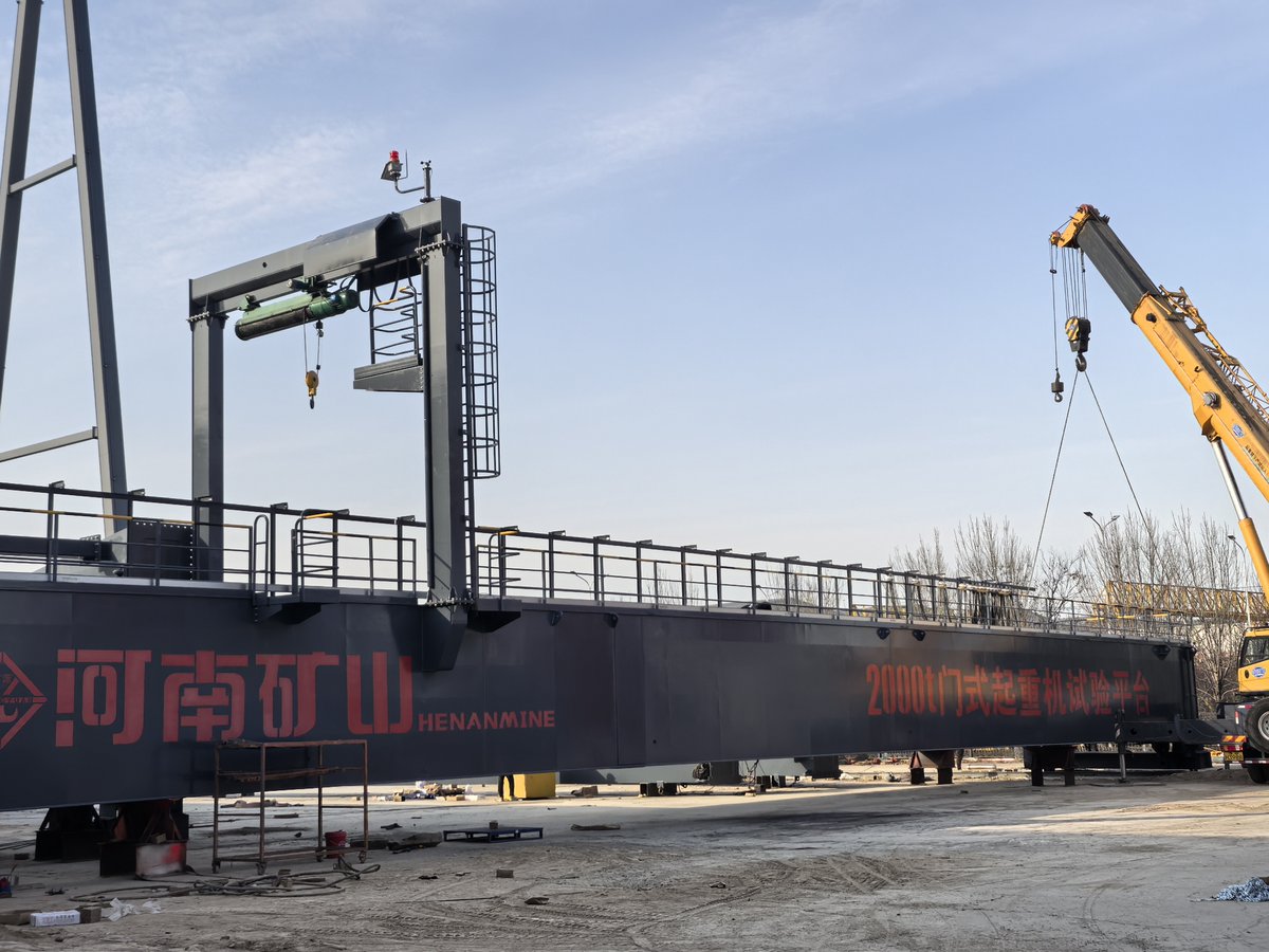 Jinghe_crane's tweet image. Curious about how a &quot;giant&quot; is born? Take a look inside our 2000-ton gantry crane&apos;s ultimate testing site. Validating its precision, power, and reliability under extreme loads. #Engineering #HeavyLifting #Crane #Innovation #MegaProject
Website: xxjhglobal.com