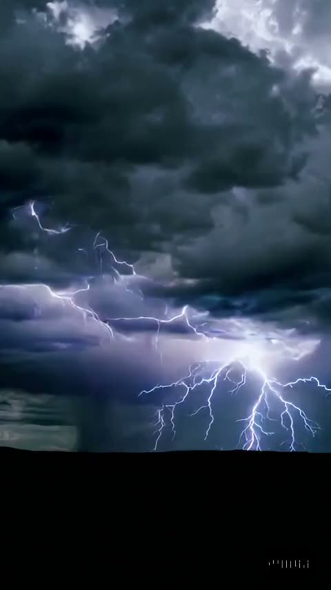 Rowanbsb's tweet image. L�internet montre l�image, mais la photo montre la beaute.