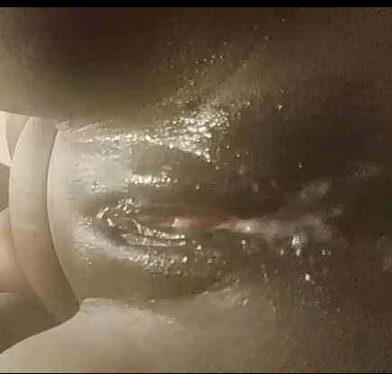 BreedMaWife's tweet photo. When she shows you her cum-dripping pussy😋 https://t.co/2cHsJ4GN1T