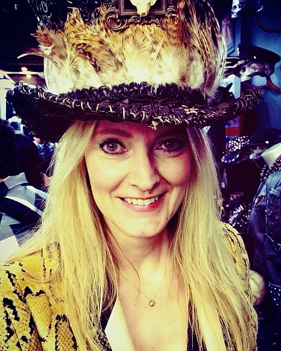 Gabrielle Christine Whitaker\, image size:960x1200